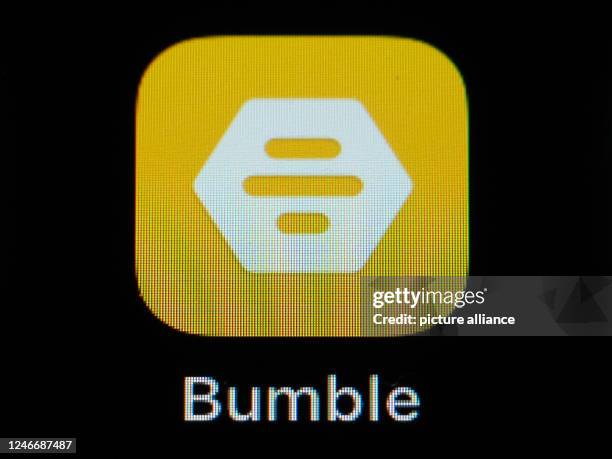 January 2023, Baden-Württemberg, Rottweil: The dating app Bumble can be seen on the display of an iPhone SE. Photo: Silas Stein/dpa
