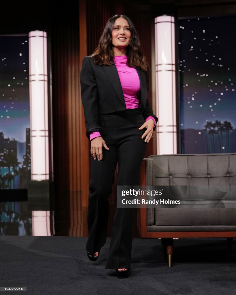https://media.gettyimages.com/id/1246699518/photo/salma-hayek-pinault.jpg?s=1024x1024&w=gi&k=20&c=R9UH2JUveIfMBOlhqgno5Q5FOTqOJ1mdl20jxDwGXcA=