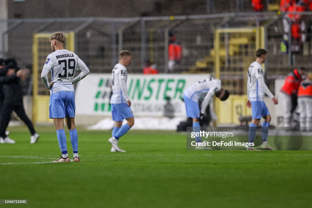 the player's of TSV 1860 Muenchen looks dejected after the 3. Liga News  Photo - Getty Images