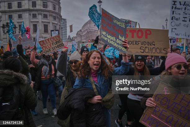 At mid-day, thousands of Londoners gathered in the streets of the capital. Among them teachers who claimed fund for education and pay rise. Also, the...