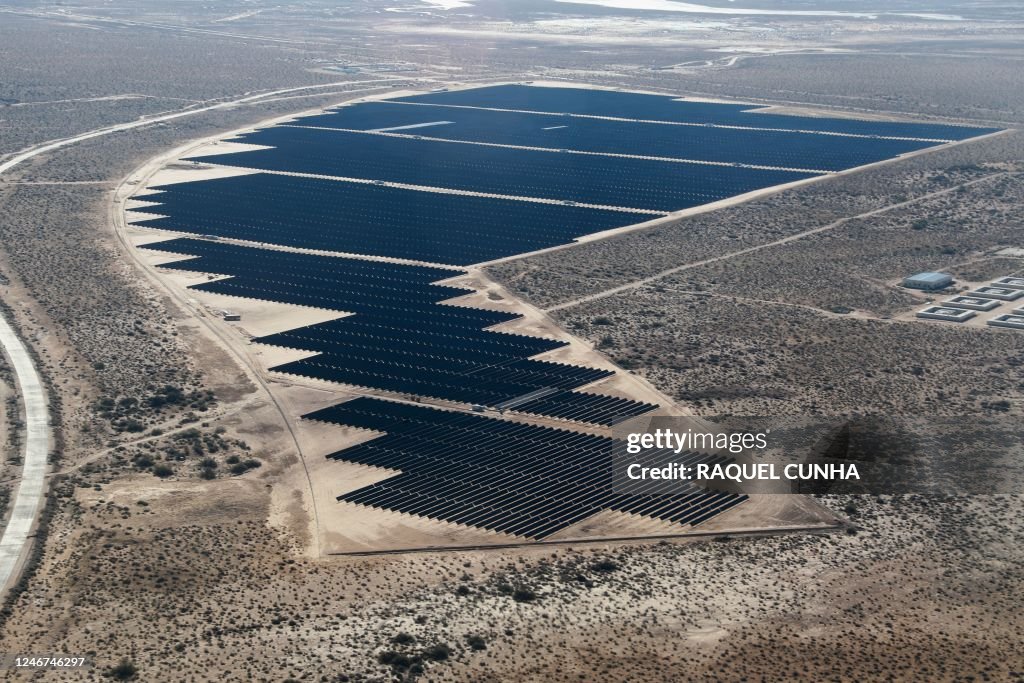 MEXICO-POLITICS-ECONOMY-ELECTRICITY-SOLAR-POWER