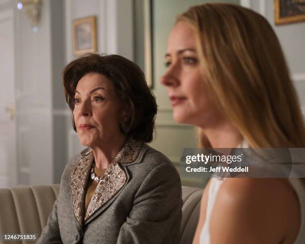 Hide and Seek Elena learns that the Wards previous nanny vanished. KELLY BISHOP, AMY ACKER