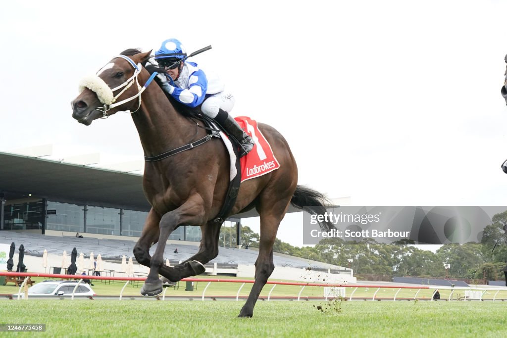 Rob Hunter Racing Hennessy Lad ridden by Carleen Hefel wins the Robert Hunter Handicap ...
