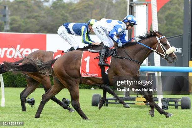 Rob Hunter Racing Hennessy Lad ridden by Carleen Hefel wins the Robert Hunter Handicap ...