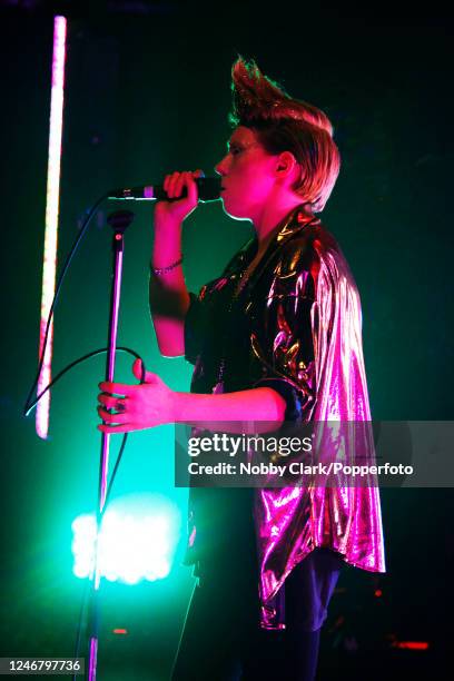 Le Raux Singer La Roux In Concert Photos and Premium High Res Pictures - Getty Images