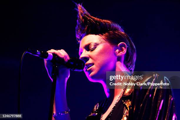 Le Raux Singer La Roux In Concert Photos and Premium High Res Pictures - Getty Images