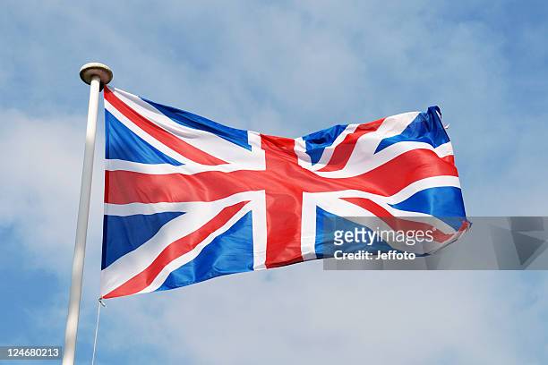 union flagge von großbritannien in rot, weiß und blau - union jack stock-fotos und bilder