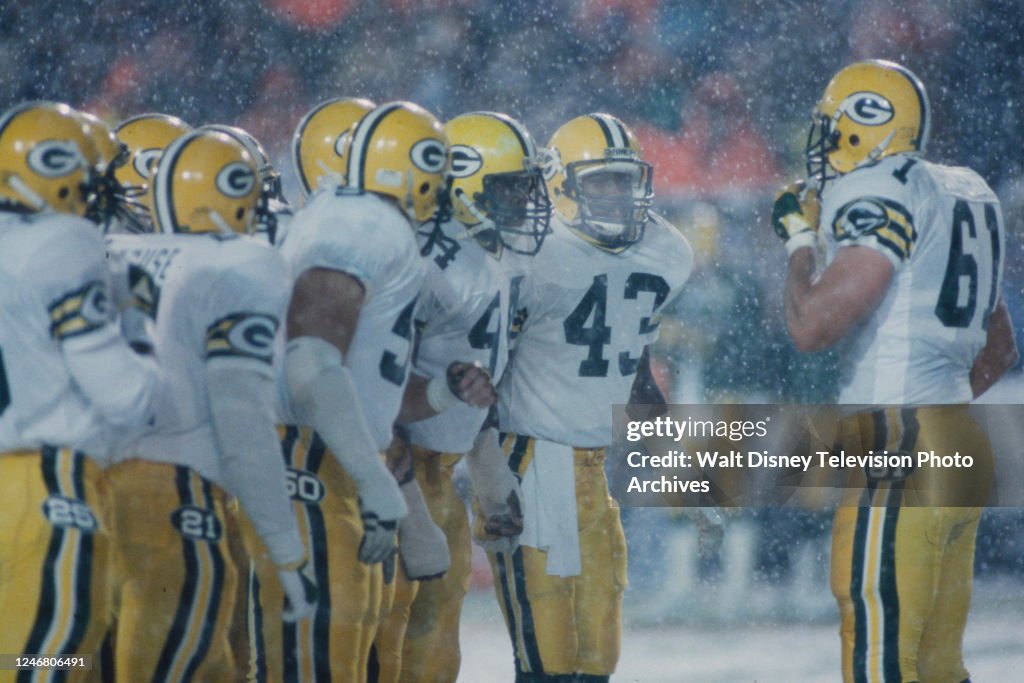 NFL Football Denver Broncos vs Green Bay Packers, gameplay, in the