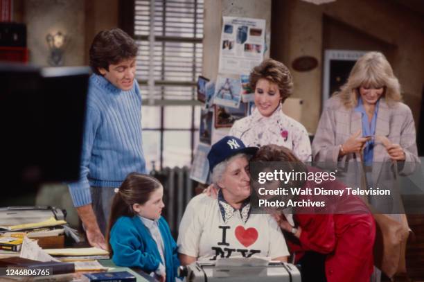 Los Angeles, CA Stephen Godwin, Kit McDonough, Loretta Swit, Cathy Silvers, Keri Houlihan, Dorothy Neumann, behind the scenes, making of appearing in...