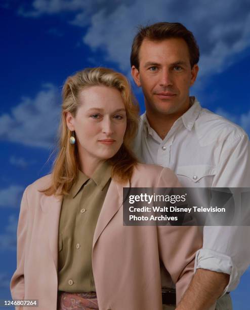 Meryl Same Meryl Streep 1990 Photos and Premium High Res Pictures - Getty Images