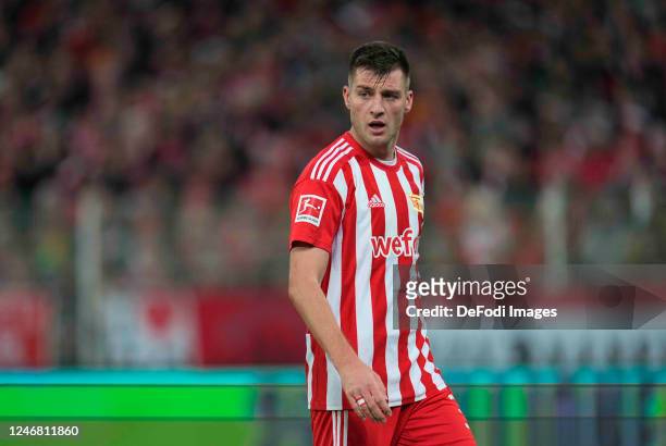Robin Knoche of 1. FC Union Berlin looks on during the Bundesliga match between 1. FC Union Berlin and 1. FSV Mainz 05 at Stadion an der alten...