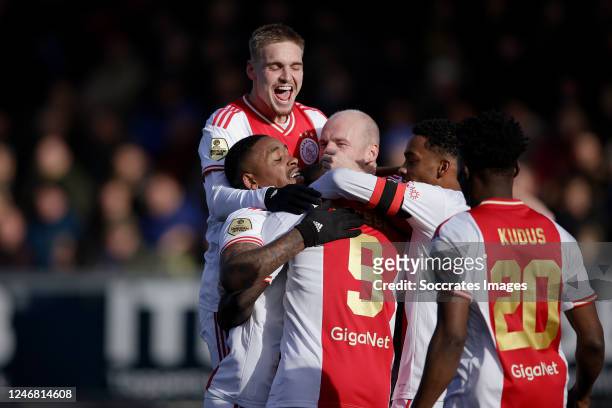 Brian Brobbey of Ajax celebrates 0-4 with Steven Bergwijn of Ajax, Davy Klaassen of Ajax, Jurrien Timber of Ajax, Mohammed Kudus of Ajax, Kenneth...