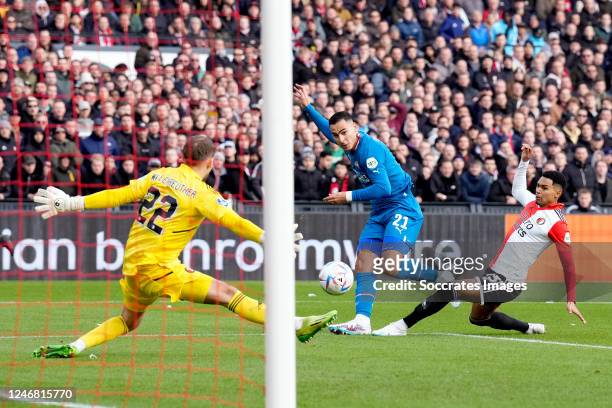 Anwar El Ghazi of PSV scores the first goal to make it 0-1 during the Dutch Eredivisie match between Feyenoord v PSV at the Stadium Feijenoord on...