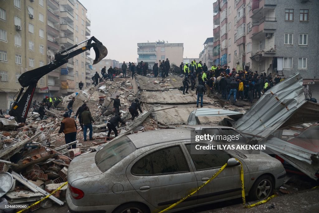TOPSHOT-TURKEY-QUAKE