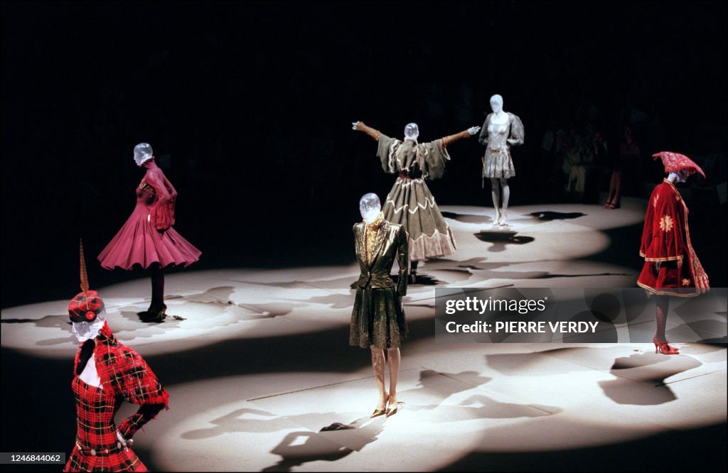 FASHION-FRANCE-GIVENCHY 01