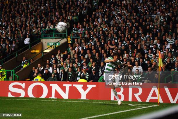 Shunsuke Nakamura of Celtic takes a corner kick during the UEFA Champions League Group F match between Celtic and Benfica at the Celtic Park on...