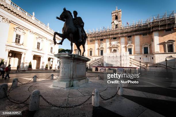 Work has begun on the restoration of the fountain of the Dea Rome on the Capitoline Hill, located on the steps leading up to the Palazzo Senatorio....
