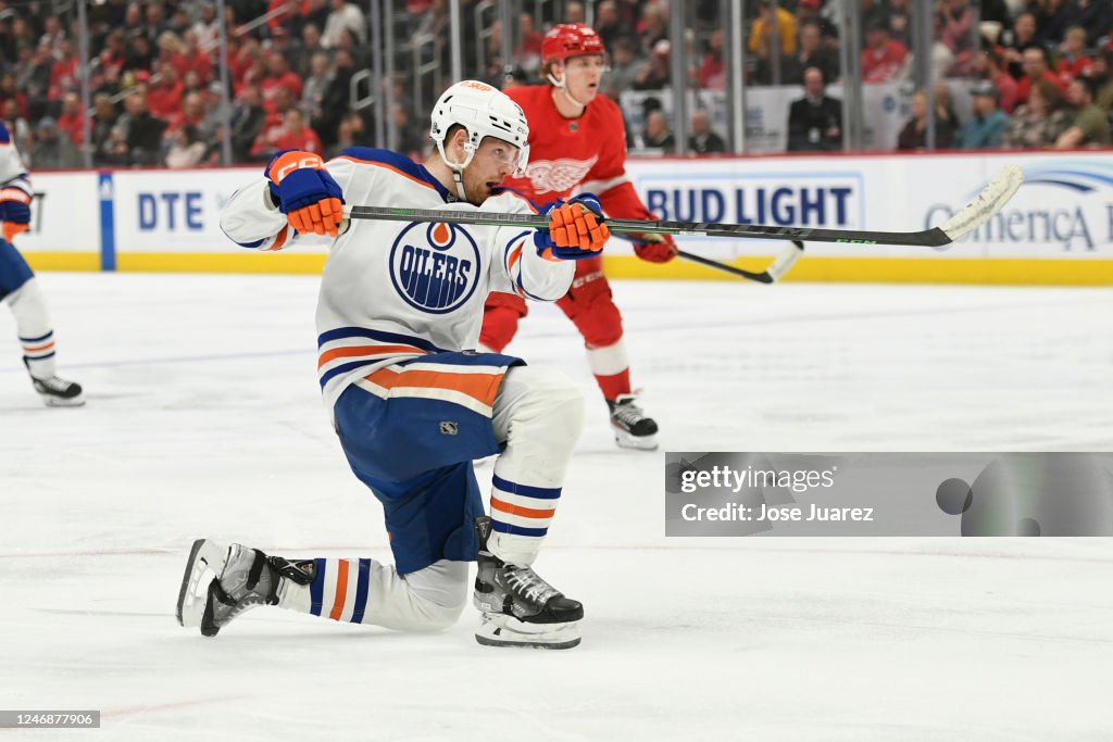 Edmonton Oilers v Detroit Red Wings