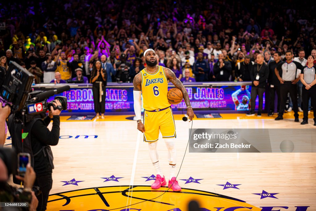 Oklahoma City Thunder v Los Angeles Lakers