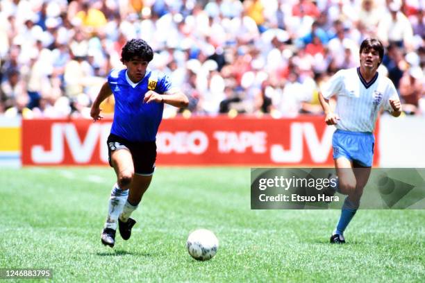 Diego Maradona of Argentina in action during the World Cup Mexico Quarter Final match between Argentina and England at the Estadio Azteca on June 22,...