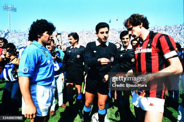 Captains Diego Maradona of Napoli and Franco Baresi of AC Milan attend a coin toss prior to the Serie A match between Napoli and AC Milan at the...