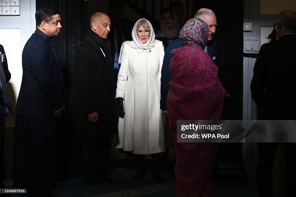 king-charles-iii-and-camilla-queen-consort-meet-members-of-the-public-during-a-visit-to-the.jpg