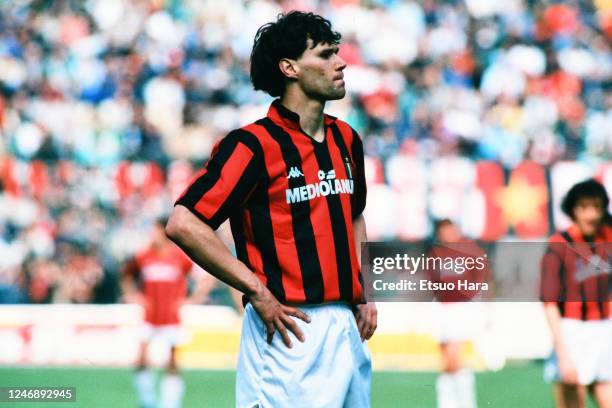 Marco Van Basten of AC Milan in action during the Serie A match between AC Milan and Napoli at the Stadio Giuseppe Meazza on April 9, 1989 in Milan,...