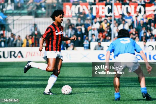 Frank Rijkaard of AC Milan in action during the Serie A match between AC Milan and Napoli at the Stadio Giuseppe Meazza on April 9, 1989 in Milan,...