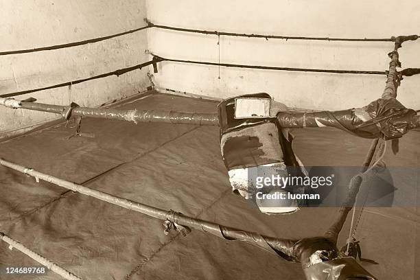 old and simple box ring - boxing ring empty stock pictures, royalty-free photos & images