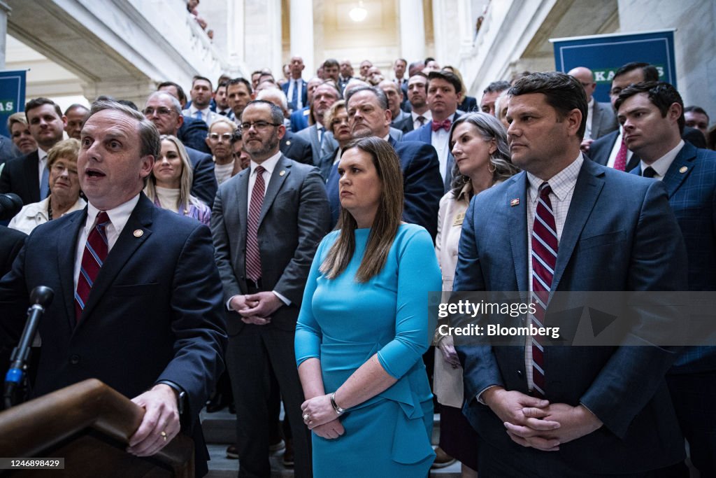 Sarah Huckabee Sanders, governor of Arkansas, center, while unveiling