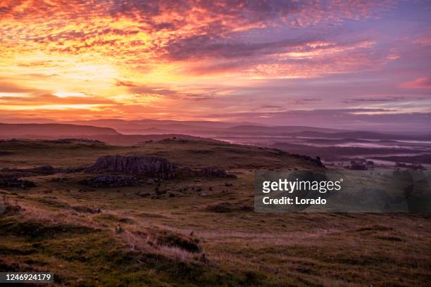 beautiful countryside landscape in the north of england - norte de yorkshire imagens e fotografias de stock