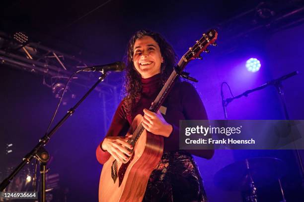 17 Maro Portuguese Singer Stock Photos, HighRes Pictures, and Images