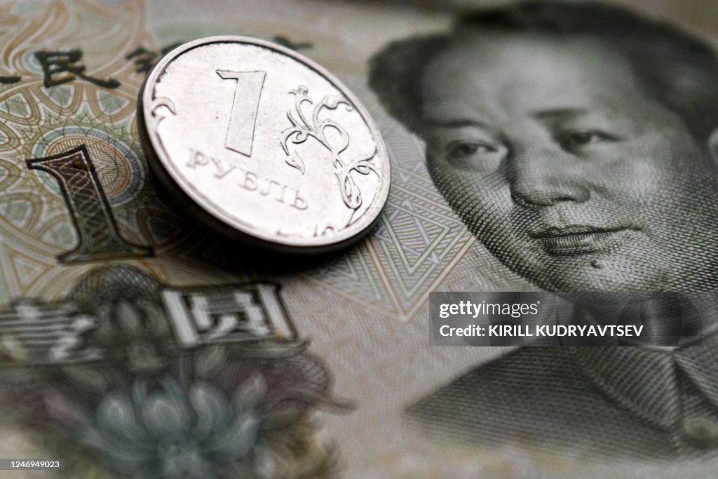 RUSSIA-FINANCE-RUBLE-YUAN