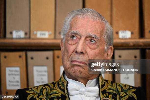 Peruvian Writer 1,971 Citizens Star Awards Stock Photos, High-Res Pictures, and Images ...