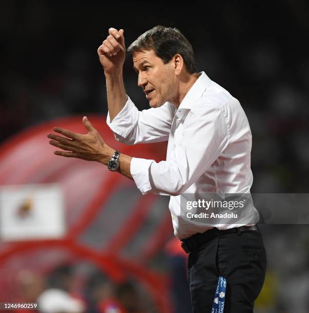 Head coach Rudi Garcia of Al Nassr gives tactics to his players during the Saudi Pro League match between Al Wahda and Al Nassr at King Abdulaziz...