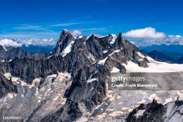 View from Aiguille du Midi of the Géant Glacier, with Grandes Jorasses, Dome de Rochefort, Aiguille de Rochefort and Dent du Géant standing out.