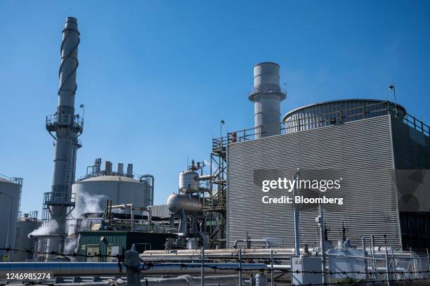 Calpine Structure 62 Calpine Center Stock Photos, High-Res Pictures, and Images - Getty ...