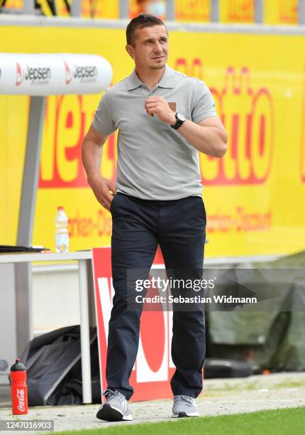 Head coach Mersad Selimbegovic of Regensburg reacts during the Second Bundesliga match between SSV Jahn Regensburg and SV Darmstadt 98 at Continental...