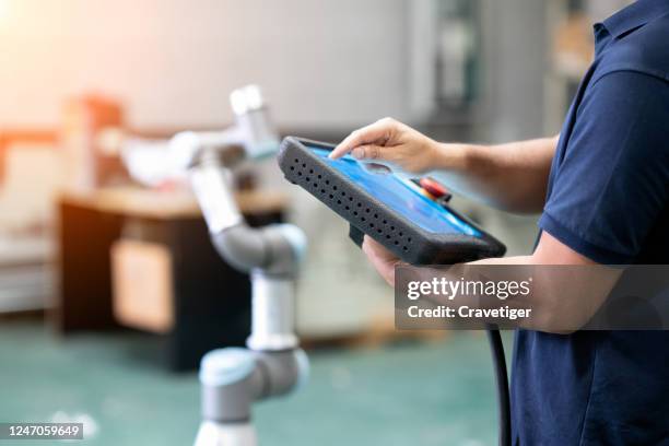 Robot Check Data Robot Check Hand Photos and Premium High Res Pictures - Getty Images
