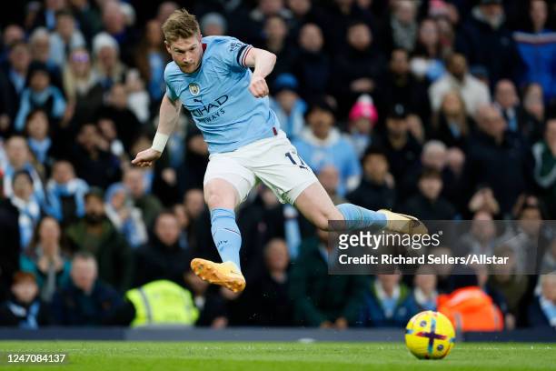 Kevin De Bruyne of Manchester City passes the ball during the Premier League match between Manchester City and Aston Villa at Etihad Stadium on...