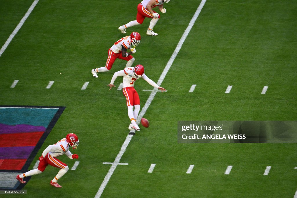 AMFOOT-NFL-SUPERBOWL-LVII-CHIEFS-EAGLES