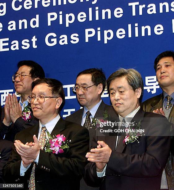 Forcheerman Sign 68 Zhang Guobao Stock Photos, High-Res Pictures, and Images - Getty Images