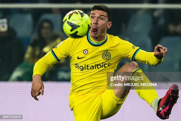 Inter Milan's German midfielder Robin Gosens controls the ball during the Italian Serie A football match between Sampdoria and Inter on February 13,...