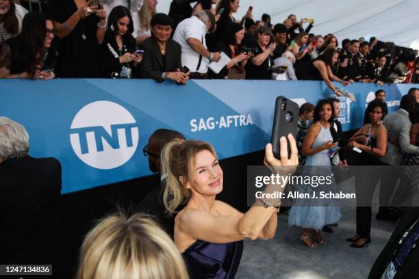 January 19, 2020: Renee Zellweger arriving at the 26th Screen Actors Guild Awards at the Los Angeles Shrine Auditorium and Expo Hall on Sunday,...