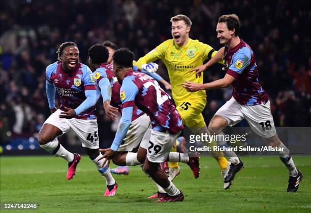 Michael Obafemi of Burnley and team mates celebrate equalizer during the Sky Bet Championship match between Burnley and Watford at Turf Moor on...