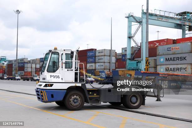 File Prime Mover 187 Prime Mover Stock Photos, High-Res Pictures, and Images - Getty Images