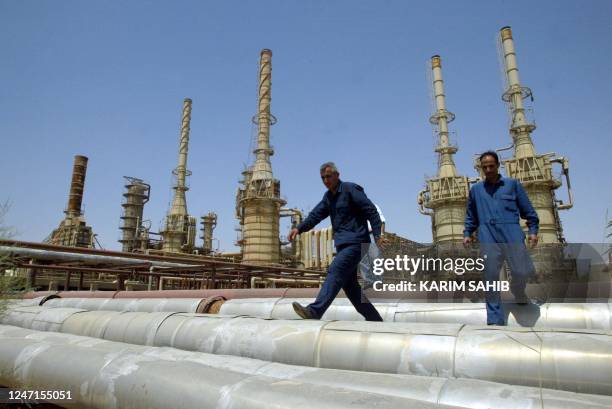 Iraq Refineries Baiji North Refinery Complex Photos and Premium High Res Pictures ...