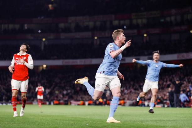 Manchester City's Belgian midfielder Kevin De Bruyne celebrates his team first goal during the English Premier League football match between Arsenal...