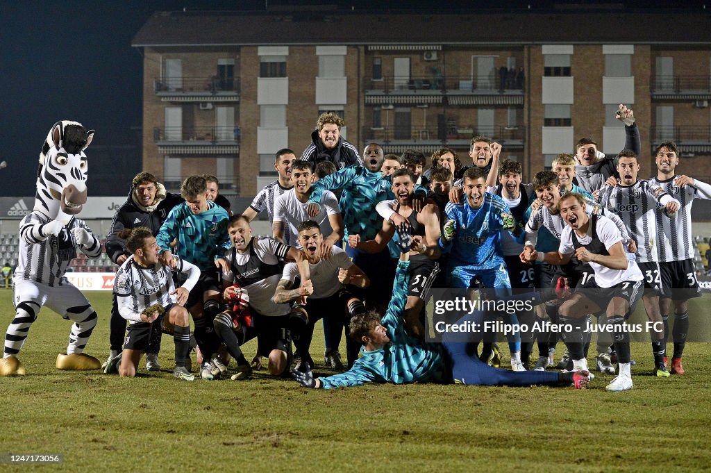 Juventus players celebrate the victory during the Coppa Italia Serie... News Photo Getty Images Juventus players celebrate the victory during the Coppa Italia Serie... News Photo Getty Images