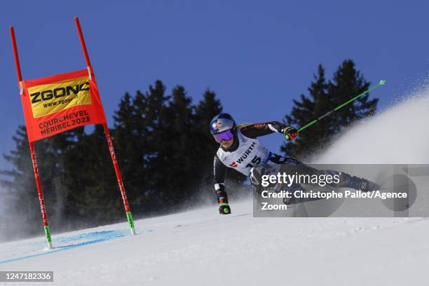 Alice Robinson of Team New Zealand competes during the FIS Alpine World Cup Championships Women's Giant Slalom on February 16, 2023 in Courchevel...